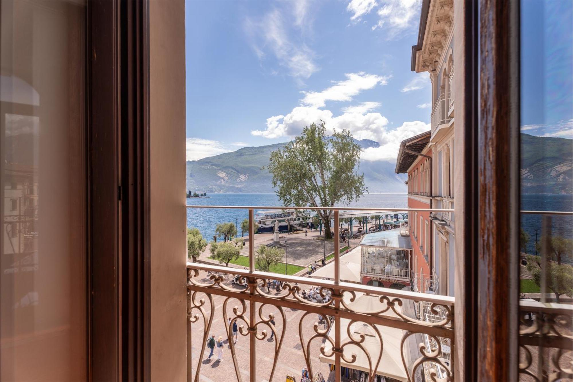 Casa La Torre, The View On The Lake Riva del Garda Exterior photo
