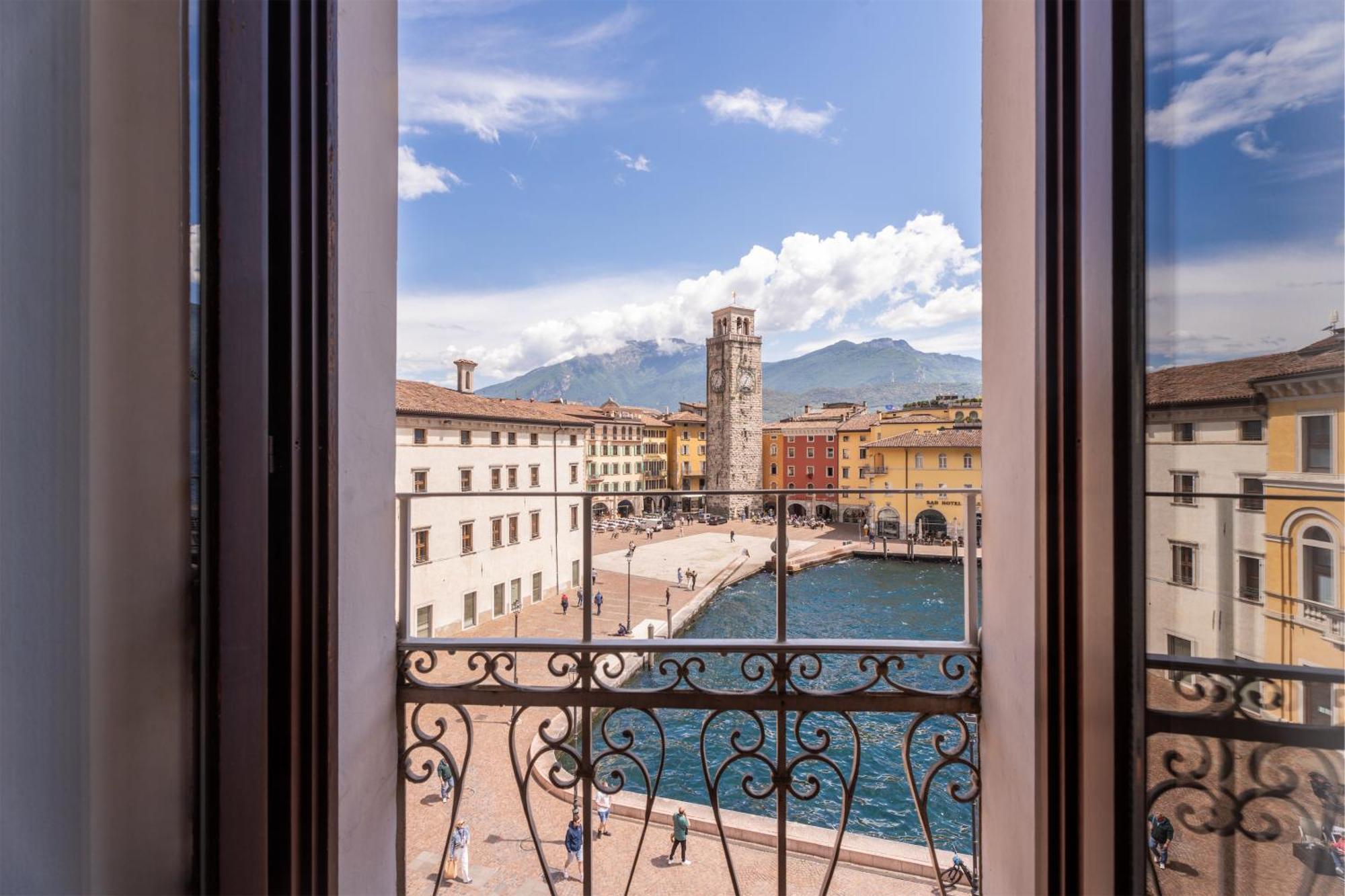 Casa La Torre, The View On The Lake Riva del Garda Exterior photo